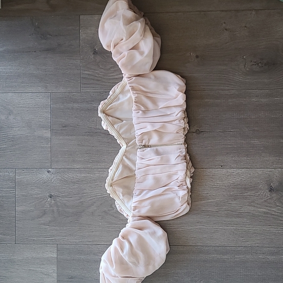 S Cropped Ruffled Blouse - Picture 2 of 3